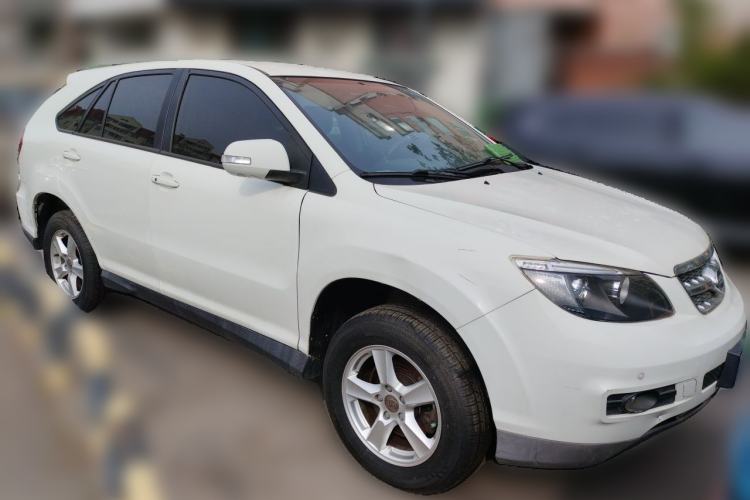 Used BYD S6 2014 2.0L Manual Luxury 5-Seater Front Right 45 Deg