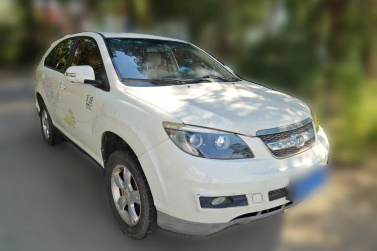 Used BYD S6 2014 1.5TI Manual Luxury 5-Seater Front Right 45 Deg