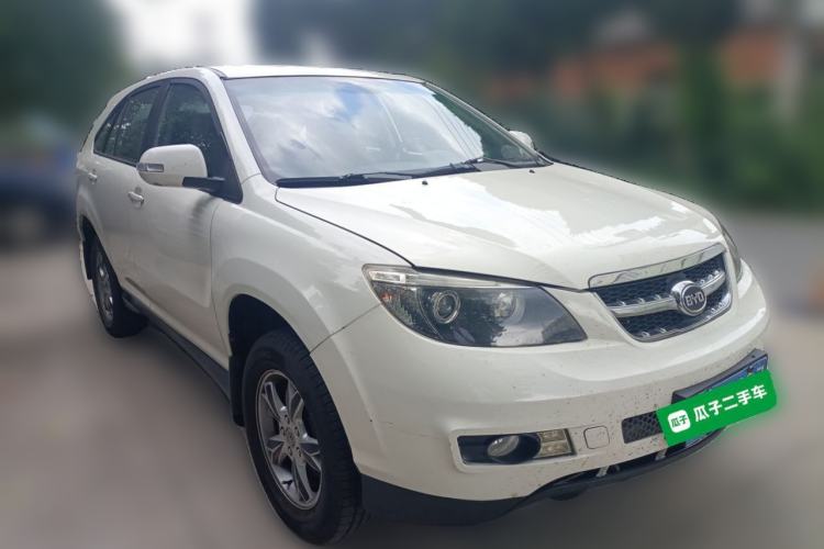 Used BYD S6 2014 2.0L Manual Luxury 5-Seater Front Right 45 Deg