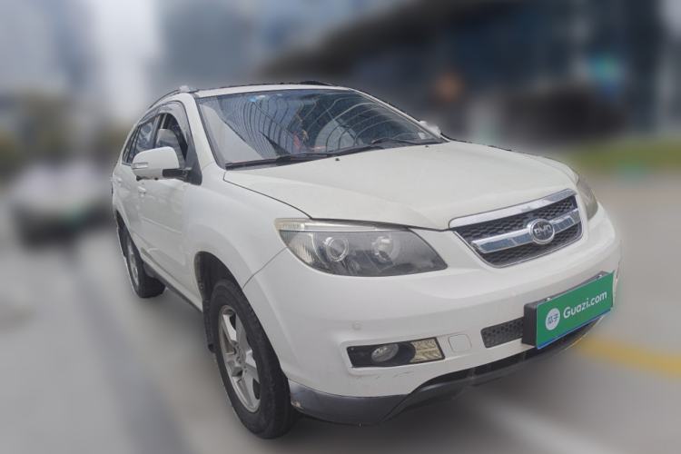 Used BYD S6 2014 1.5TI Manual Luxury 5-Seater Front Right 45 Deg