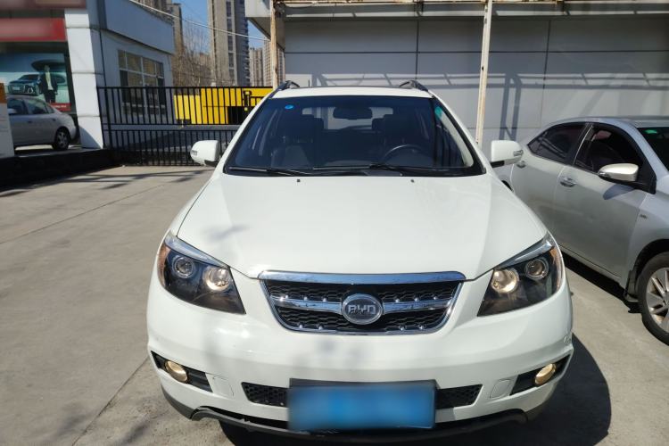 Used BYD S6 2014 2.4L Automatic Prestige 5-Seater Front