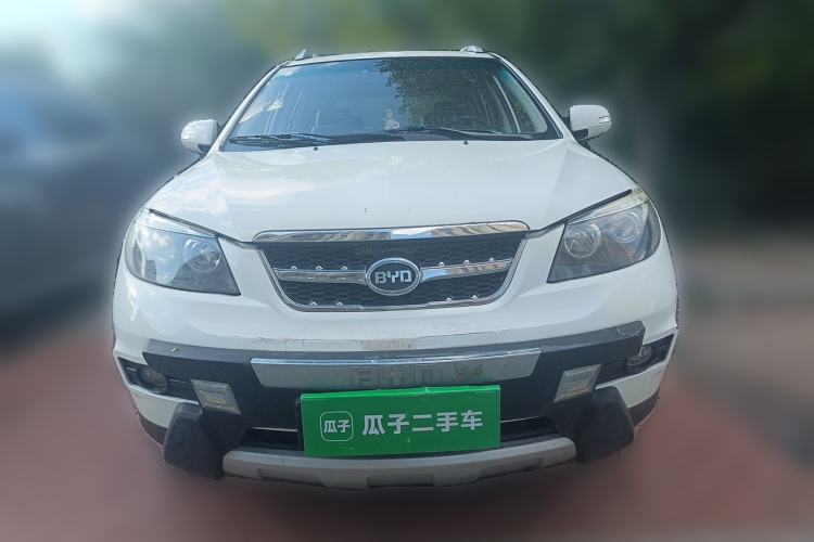 Used BYD S6 2014 2.0L Manual Luxury 5-Seater Front
