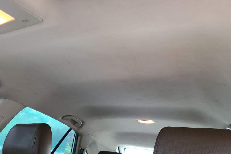 Used BYD S6 2014 2.0L Manual Luxury 5-Seater Headliner