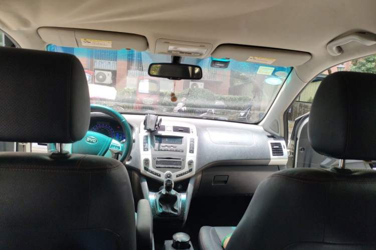 Used BYD S6 2014 2.0L Manual Luxury 5-Seater Headliner