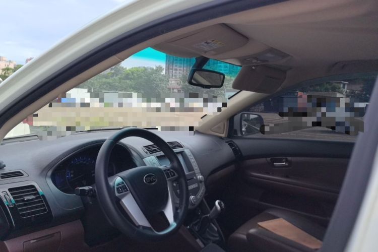 Used BYD S6 2014 2.0L Manual Luxury 5-Seater Headliner