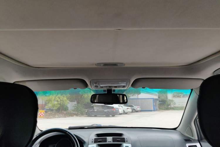 Used BYD S6 2014 1.5TI Manual Luxury 5-Seater Headliner