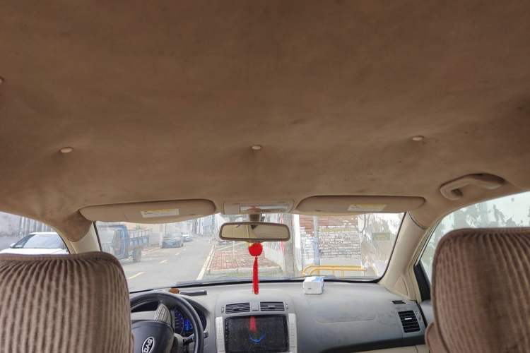 Used BYD S6 2014 2.0L Manual Luxury 5-Seater Headliner