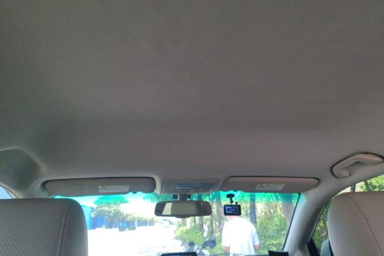 Used BYD S6 2014 2.0L Manual Luxury 5-Seater Headliner