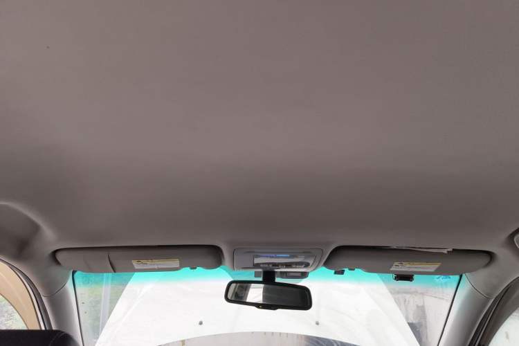Used BYD S6 2014 2.0L Manual Luxury 5-Seater Headliner