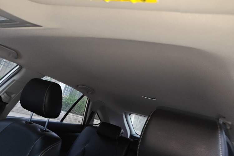 Used BYD S6 2014 2.0L Manual Luxury 5-Seater Headliner