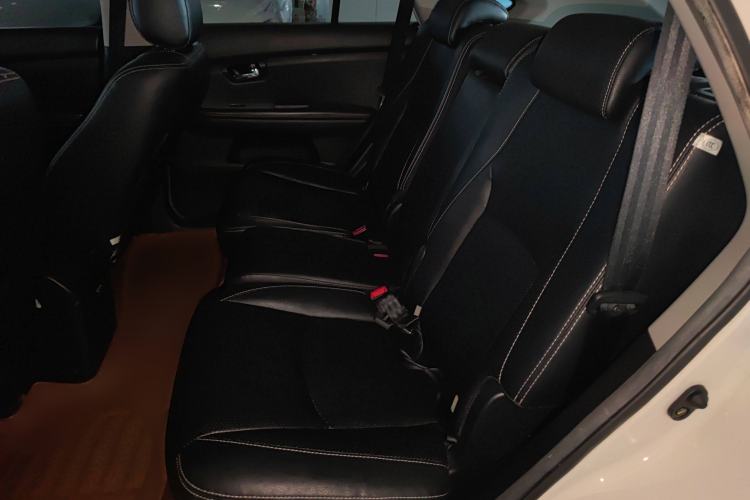 Used BYD S6 2014 2.0L Manual Luxury 5-Seater Interior 1