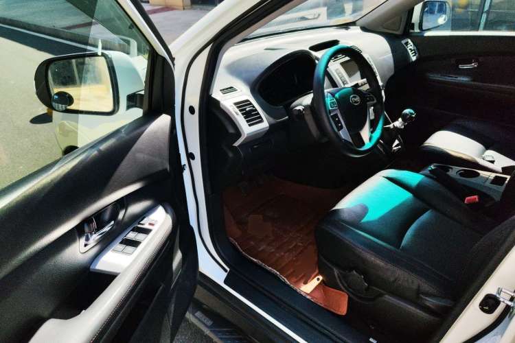 Used BYD S6 2014 1.5TI Manual Luxury 5-Seater Interior 2