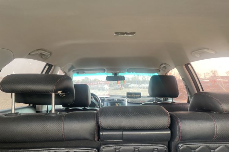 Used BYD S6 2014 2.0L Manual Luxury 5-Seater Interior 5