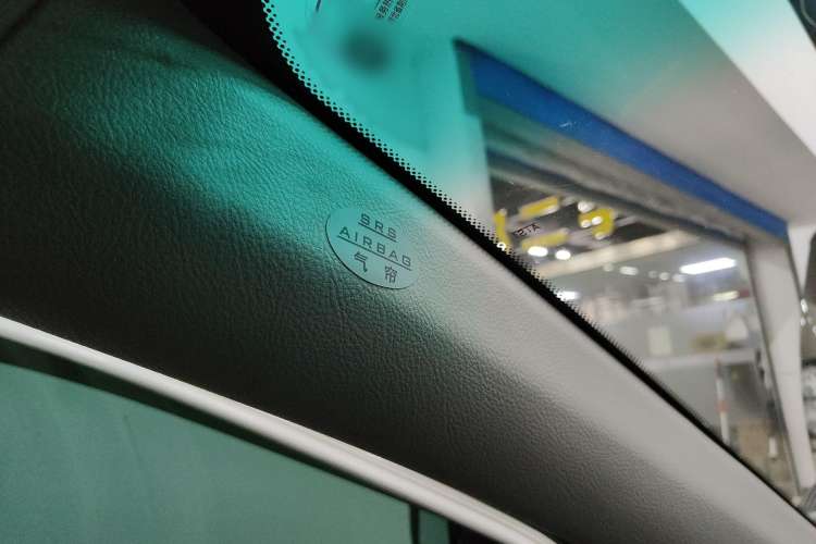 Used BYD S6 2014 2.4L Automatic Prestige 5-Seater Interior 6