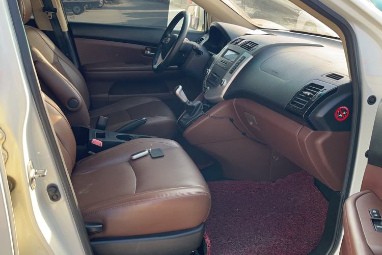 Used BYD S6 2014 2.0L Manual Luxury 5-Seater Interior 7