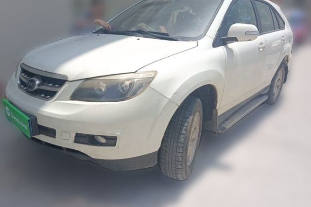 Used BYD S6 2014 2.0L Manual Luxury 5-Seater