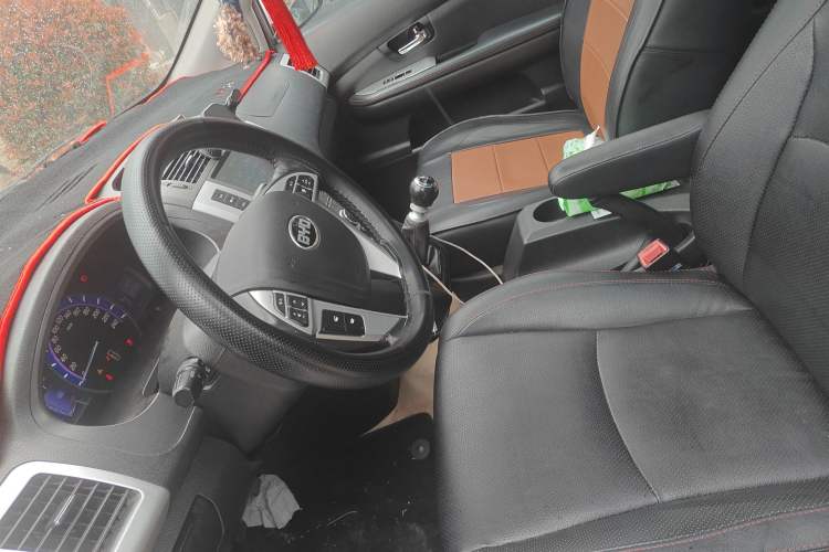 Used BYD S6 2014 1.5TI Manual Luxury 5-Seater Left Front Seat
