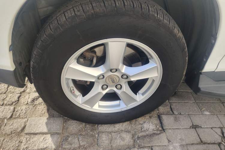 Used BYD S6 2014 1.5TI Manual Luxury 5-Seater Left Front Wheel Hub