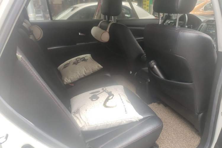 Used BYD S6 2014 2.4L Automatic Prestige 5-Seater Left Rear Seat
