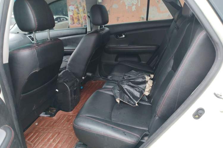 Used BYD S6 2014 2.0L Manual Luxury 5-Seater Left Rear Seat