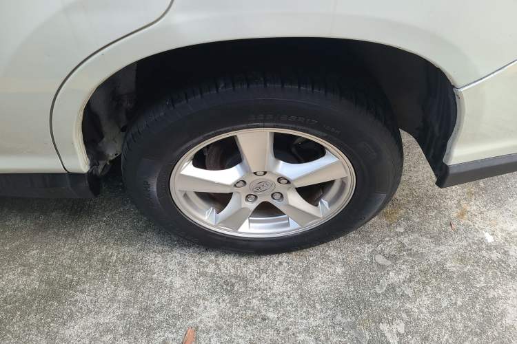 Used BYD S6 2014 2.0L Manual Luxury 5-Seater Left Rear Wheel Hub