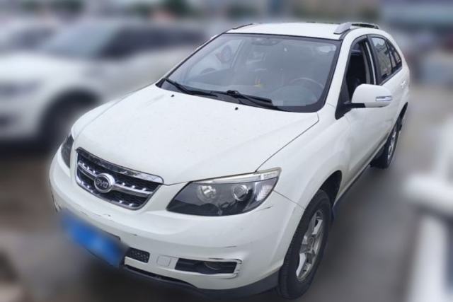 Used BYD S6 2014 2.0L Manual Luxury 5-Seater