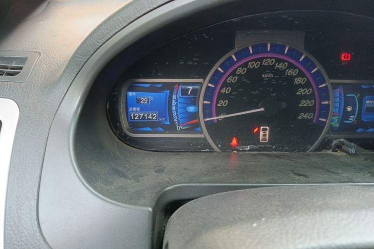 Used BYD S6 2014 2.0L Manual Luxury 5-Seater Odometer Close Up