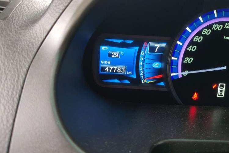 Used BYD S6 2014 1.5TI Manual Luxury 5-Seater Odometer Close Up