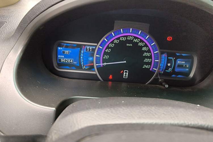 Used BYD S6 2014 2.0L Manual Luxury 5-Seater Odometer Close Up