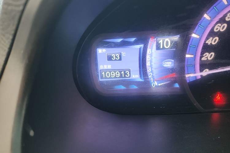 Used BYD S6 2014 2.0L Manual Luxury 5-Seater Odometer Close Up