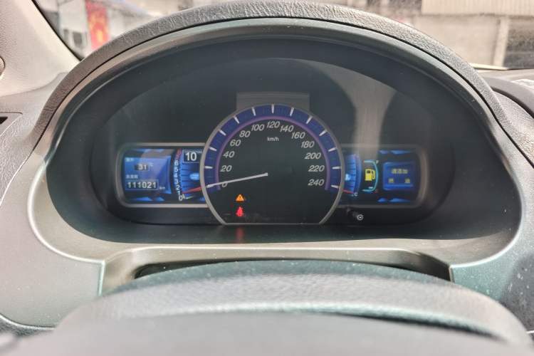 Used BYD S6 2014 2.0L Manual Luxury 5-Seater Odometer Close Up