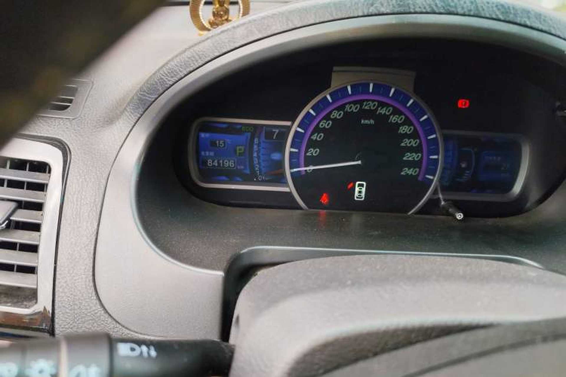 Used BYD S6 2014 2.4L Automatic Prestige 5-Seater Odometer Close Up