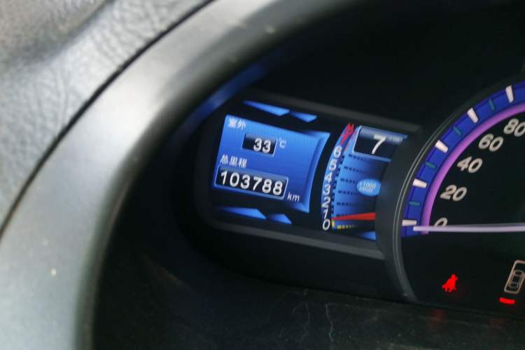 Used BYD S6 2014 2.0L Manual Luxury 5-Seater Odometer Close Up