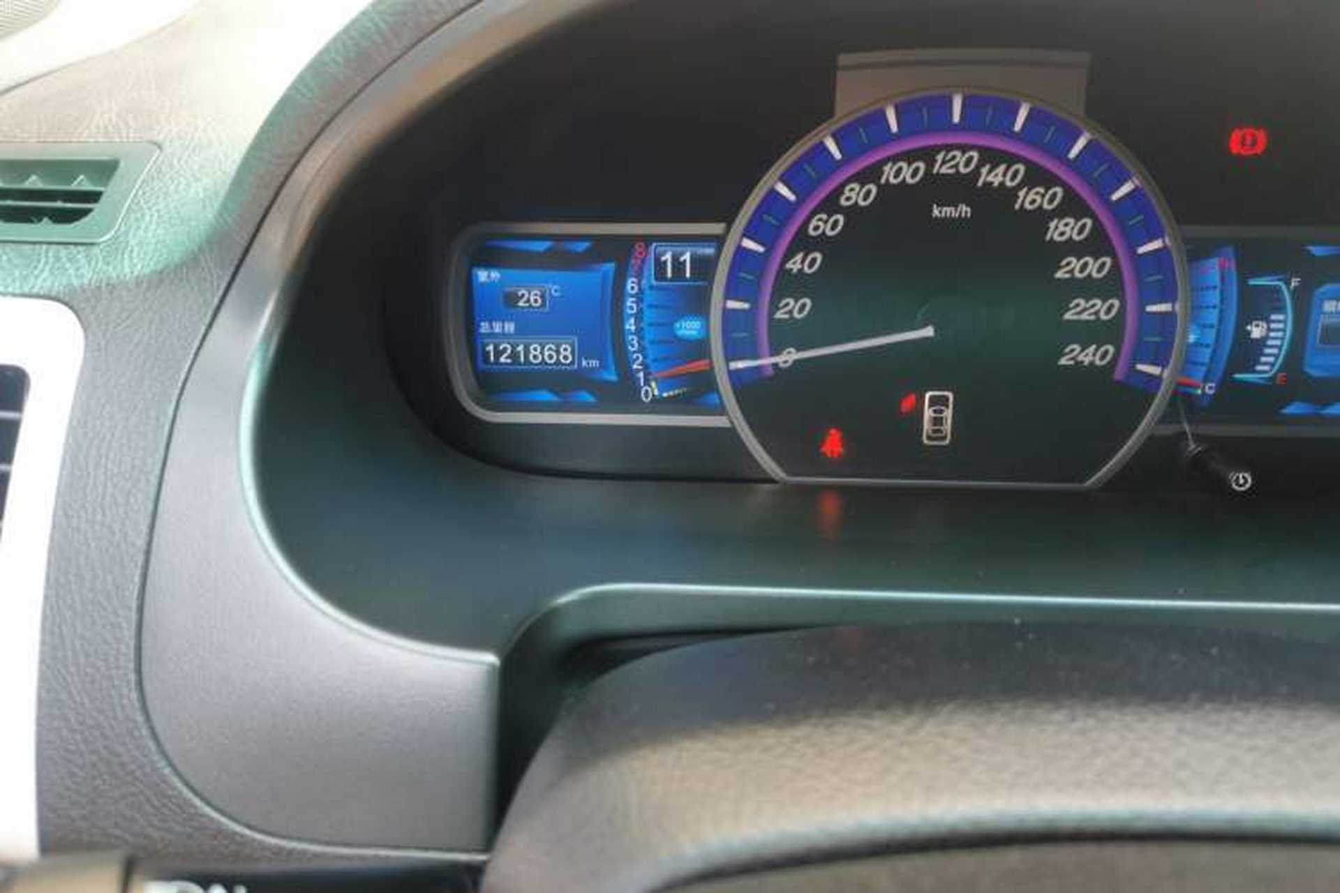 Used BYD S6 2014 2.0L Manual Luxury 5-Seater Odometer Close Up