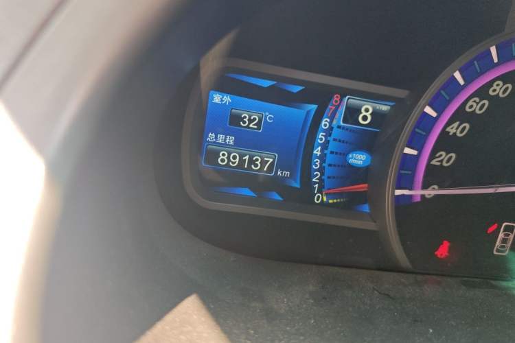 Used BYD S6 2014 1.5TI Manual Luxury 5-Seater Odometer Close Up