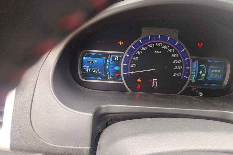 Used BYD S6 2014 2.0L Manual Luxury 5-Seater Odometer Close Up