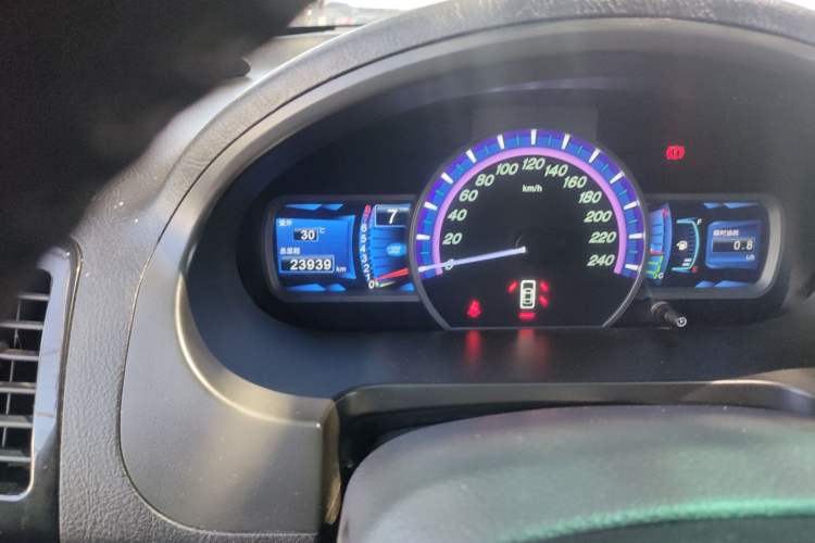 Used BYD S6 2014 2.0L Manual Luxury 5-Seater Odometer Close Up