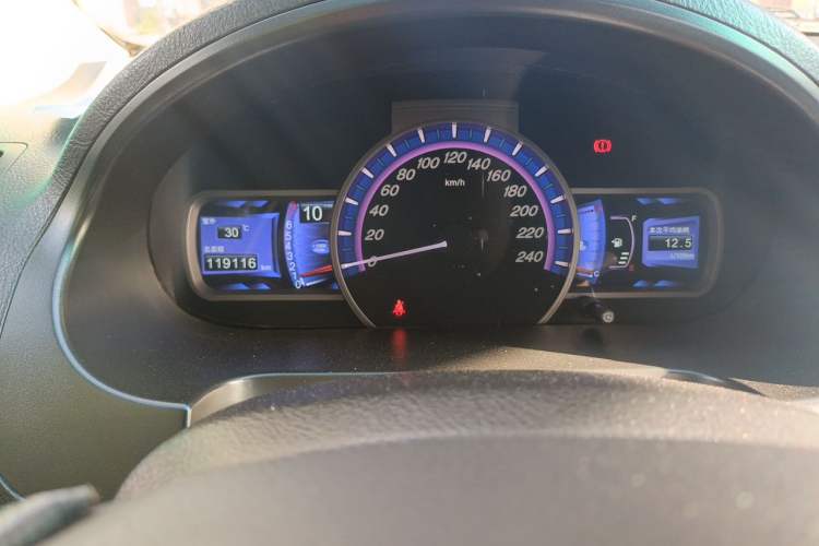 Used BYD S6 2014 2.0L Manual Luxury 5-Seater Odometer Close Up