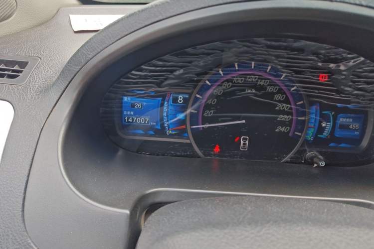 Used BYD S6 2014 2.0L Manual Luxury 5-Seater Odometer Close Up