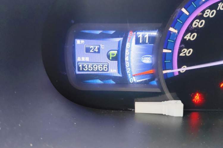 Used BYD S6 2014 2.4L Automatic Prestige 5-Seater Odometer Close Up