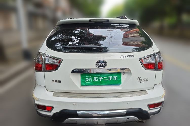 Used BYD S6 2014 2.0L Manual Luxury 5-Seater Rear