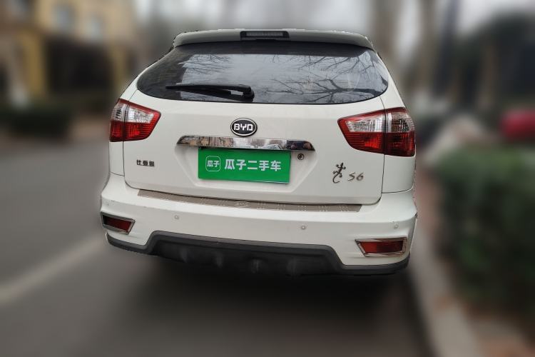 Used BYD S6 2014 2.0L Manual Luxury 5-Seater Rear