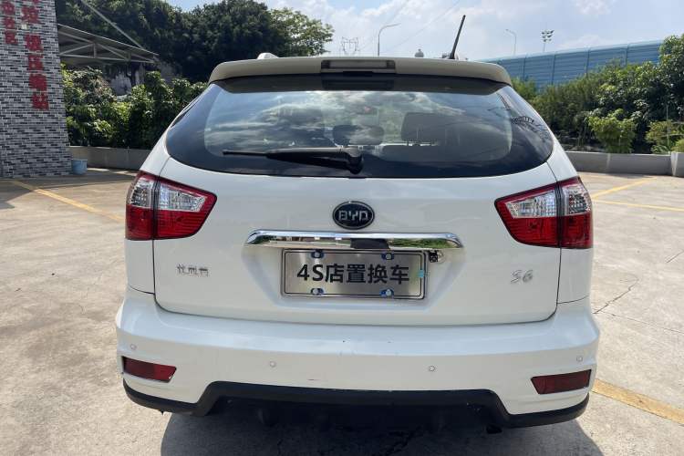 Used BYD S6 2014 2.0L Manual Luxury 5-Seater Rear