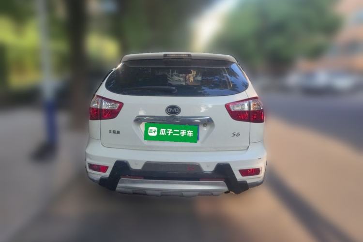 Used BYD S6 2014 2.0L Manual Luxury 5-Seater Rear