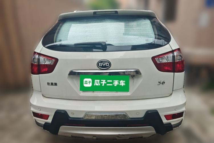 Used BYD S6 2014 2.0L Manual Luxury 5-Seater Rear