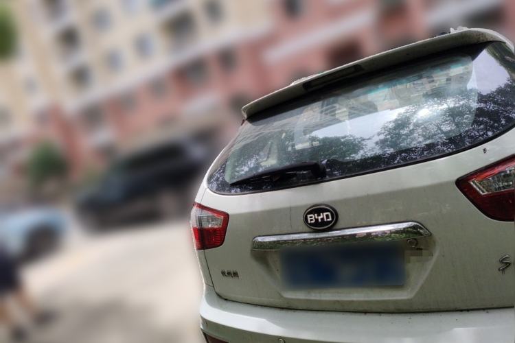 Used BYD S6 2014 2.0L Manual Luxury 5-Seater Rear