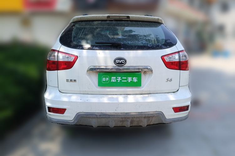 Used BYD S6 2014 2.0L Manual Luxury 5-Seater Rear