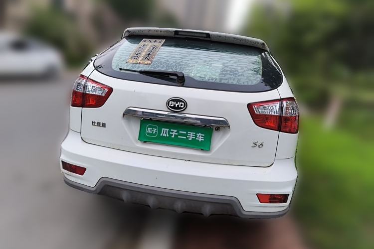 Used BYD S6 2014 2.0L Manual Luxury 5-Seater Rear