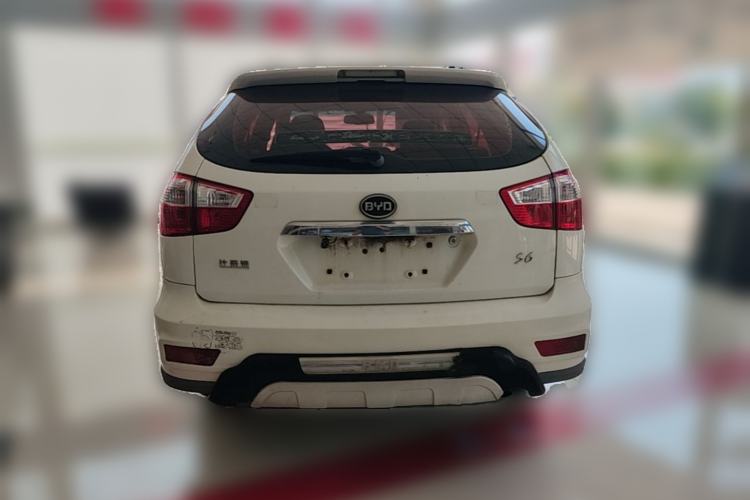 Used BYD S6 2014 2.0L Manual Luxury 5-Seater Rear