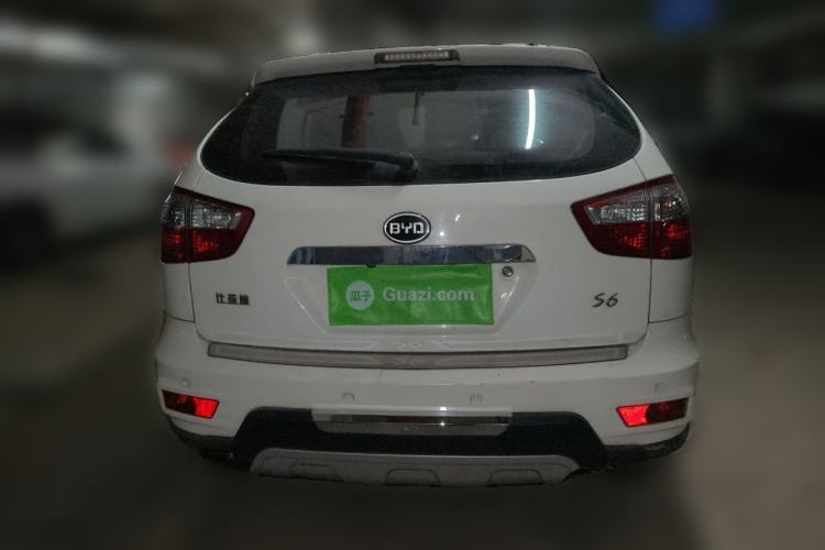 Used BYD S6 2014 2.0L Manual Luxury 5-Seater Rear